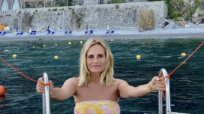 Isabella Ferrari in Costa d'Amalfi:- "Baci dal Paradiso"