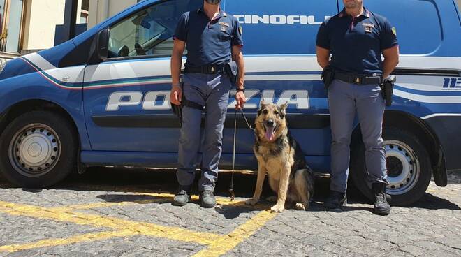 Polizia, a Eboli la casa della droga: arrestata coppia di spacciatori