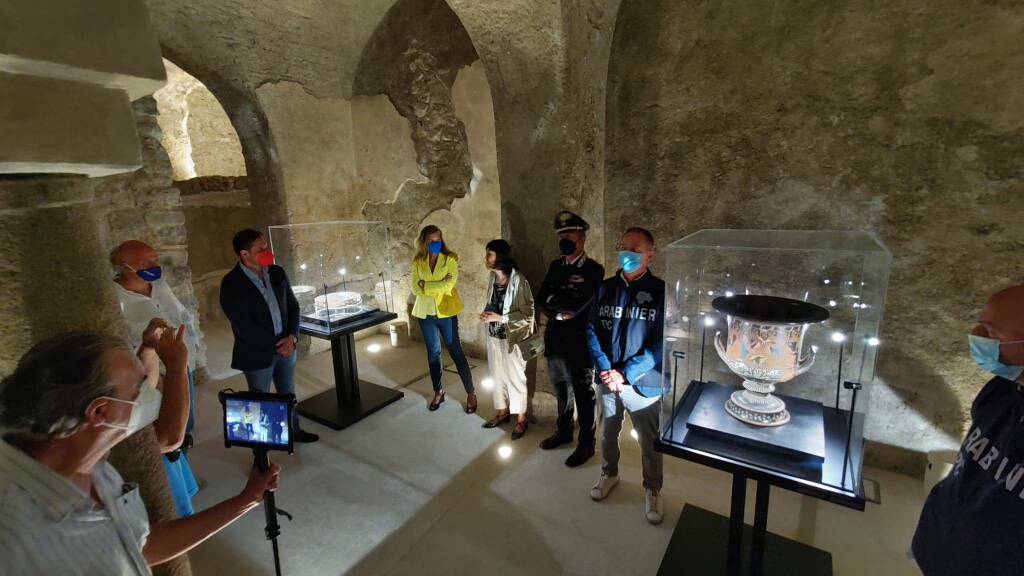 Positano, inaugurata la mostra dei reperti archeologici nella Cripta Inferiore della Chiesa Madr