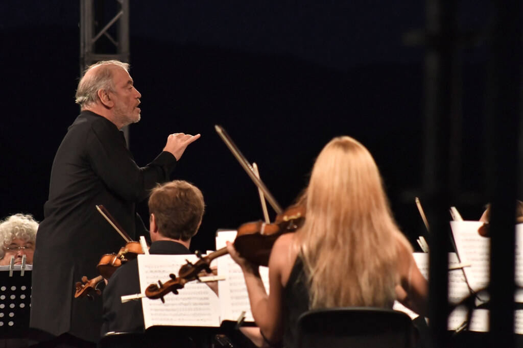 Il bis di Gergiev chiude la stagione sinfonica del Ravello Festival. In platea ad applaudirlo Alessandro Baricco