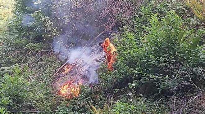 Incendio a Cesarano Tramonti Colibrì 