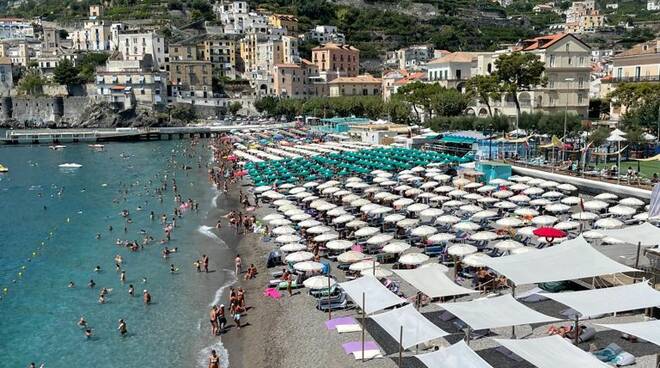 La spiaggia di Minori organizzata, il mare pulito: corretto funzionamento del piccolo depuratore