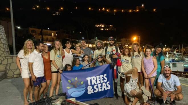 Massa Lubrense. Amp Punta Campanella, giornata di pulizia a Marina Lobra e San Montano