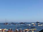 Anche oggi sfilata di grandi yacht nel mare di Positano