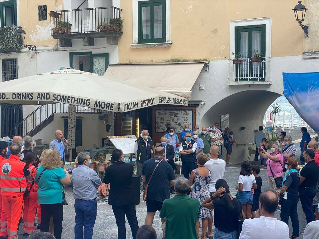 Atrani, l’arco della marina intitolato a Francesca Mansi ad 11 anni dall’alluvione Il Comune di Atrani, ad 11 anni dalla terribile alluvione del 9 settembre 2010, ha intitolato l'arco della marina in Piazza Umberto I a Francesca Mansi, scomparsa nella