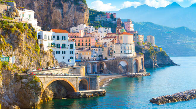 Atrani, la città della costiera amalfitana è uno tra i cinque borghi campani più belli da visitare in autunno