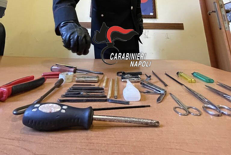 Carabinieri strumenti rapina