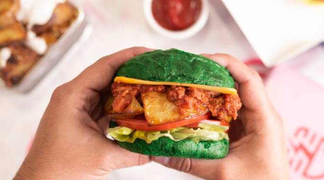 Apre a  Napoli  il Bionic Burger un nuovo delivery only vegano per chi vuole mangiare sano