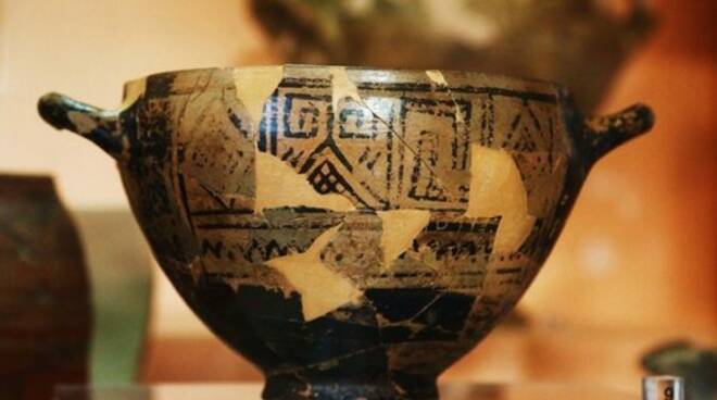 Αρχαιολογία στην Καμπανία.  “Μια νέα ανακάλυψη από τον Τάφο του Κυπέλλου του Νέστορα”