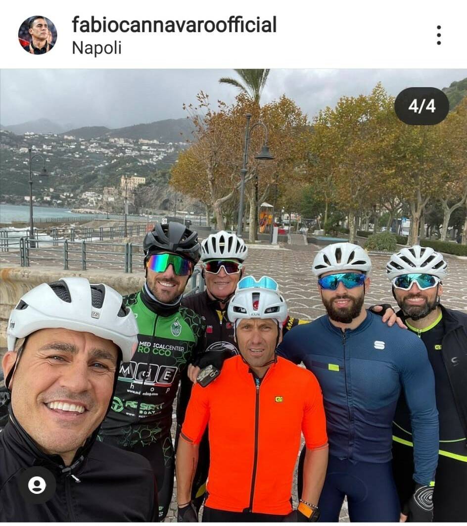 Cannavaro in bici in Costiera amalfitana