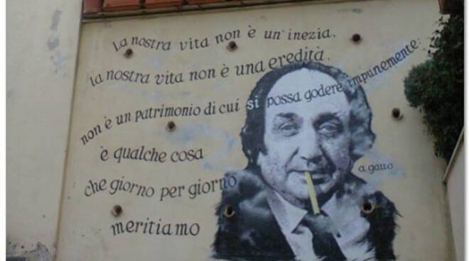 Salerno mette al muro la Poesia