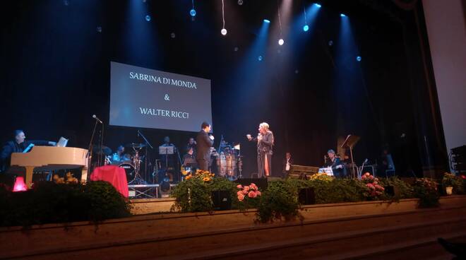 Applaudissements au « Tasso » à Sorrente pour « Fantasmagoria » de Sabrina Di Monda