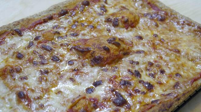 Perché in costiera amalfitana si prepara la pizza nera per il giorno della Commemorazione dei Defunti?