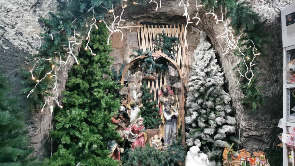 Piano di Sorrento: "Brillo" inaugura la Grotta di Natale delle Meraviglie