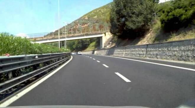 Salerno: da domani limitazioni al traffico sulla tangenziale in corrispondenza dello svincolo di Mariconda, in direzione Fratte