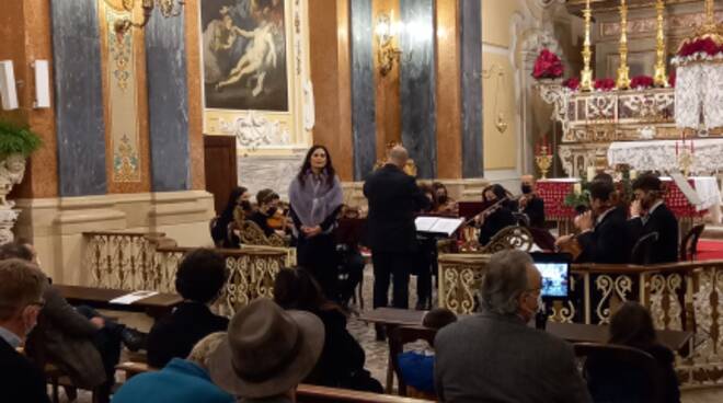 Stupendo il concerto lirico nella Chiesa della SS. Annunziata di Sorrento