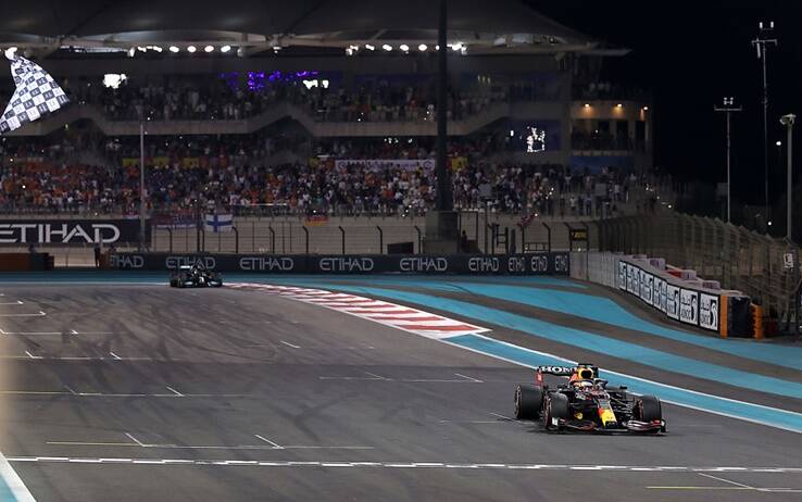 GP Abu Dhabi 2021 vittoria VERSTAPPEN