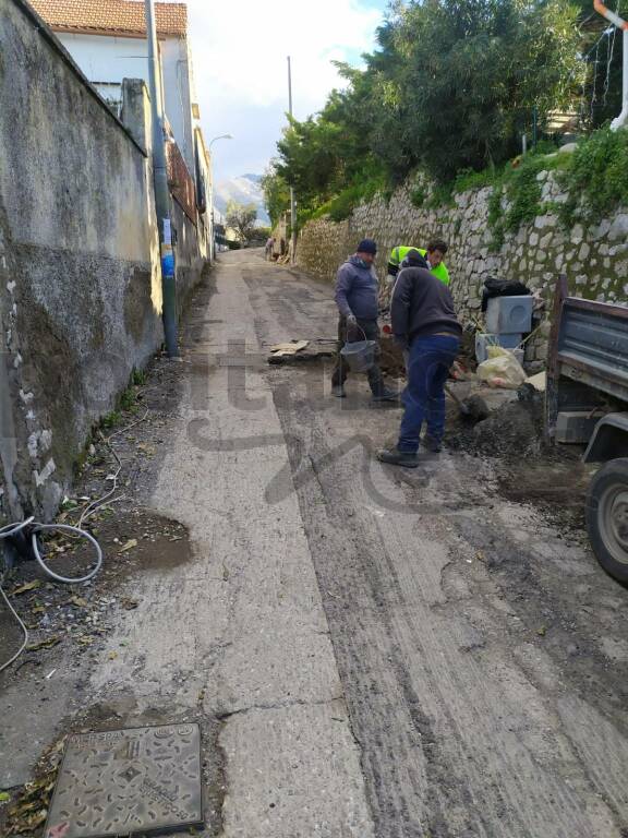 Vico Equense: si posa l'asfalto, caos a Montechiaro