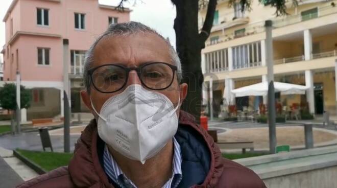 Meta, il sindaco: "Domani mattina si ritorna in classe. Incontro per altri open day sul territorio e per riaprire l'hub vaccinale all'hotel Vesuvio"