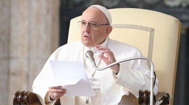 Papa Francesco sulla Shoah: “Non lasciare che si dimentichi questa indicibile crudeltà”