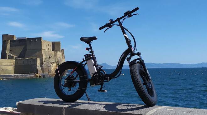 Uber e le Biciclette elettriche Lime: da oggi a Napoli saranno prenotabili dall'app Uber