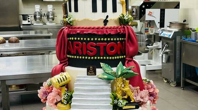 Napoli: ecco la torta “Ariston”, l’inno alla musica di Maria De Vito