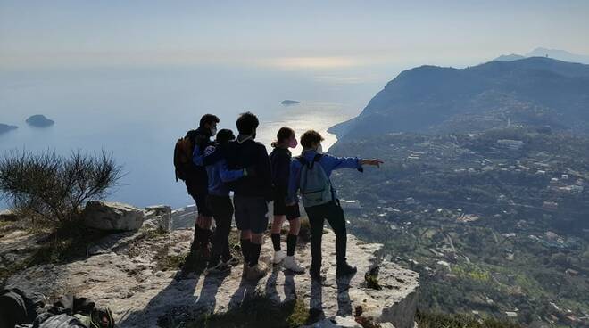 Piano di Sorrento, il gruppo scout Agesci ripulisce un’area di Vico Alvano