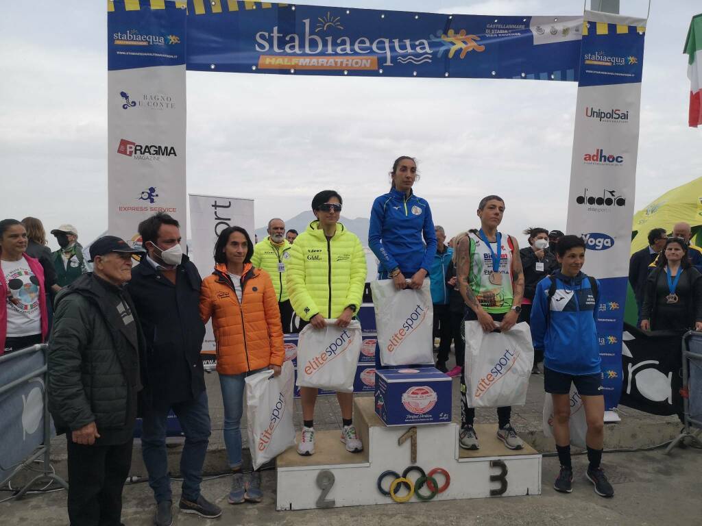 Castellammare di Stabia, Antonio Tartaglione e Filomena Palomba vincono la mezza maratona Stabiaequa