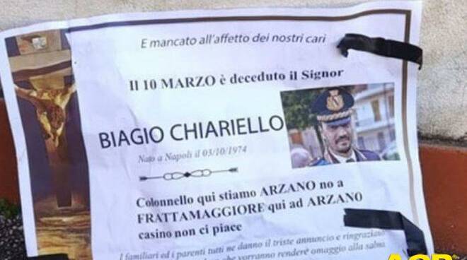 Choc ad Arzano: «Deceduto il 10 marzo», manifesto di minacce al comandante anticlan