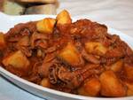 Il giornalista Sigismondo Nastri parla di un piatto tipico della cucina paesana della Costa d’Amalfi: trippa e patate 