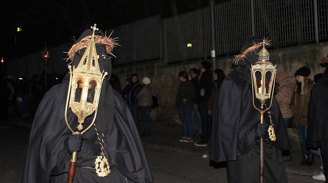 Piano di Sorrento, la "Processione Nera" si prepara al Venerdì Santo: “Seguimi”