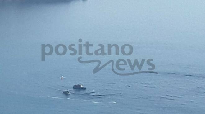 Positano: esercitazione della Guardia di Finanza con motovedetta ed elicottero