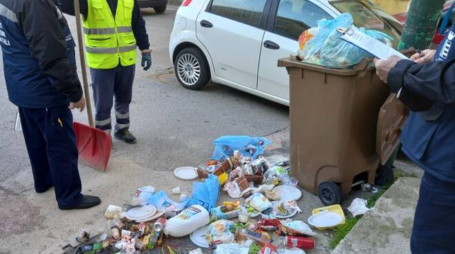 Raccolta differenziata a Cava de' Tirreni: multati 50 incivili