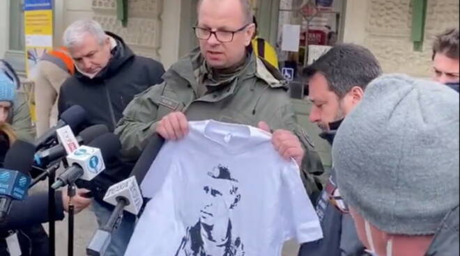 Salvini maglietta Putin