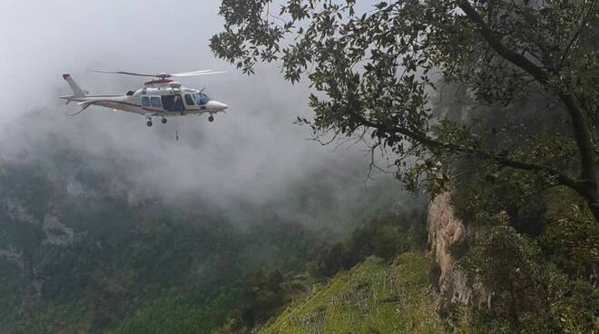 Agerola, incidente ad una donna sul Sentiero degli Dei:  interviene il Soccorso Alpino