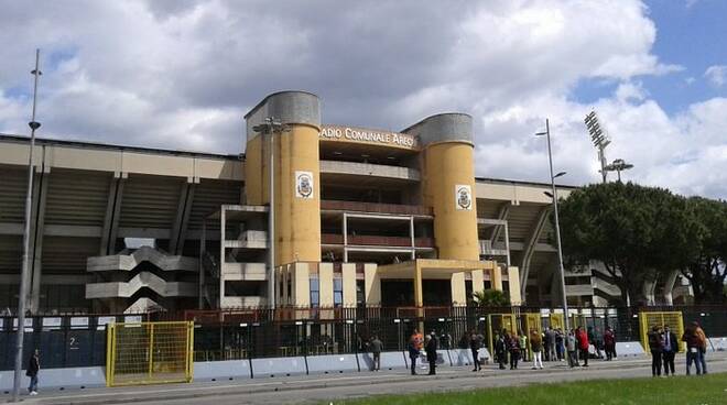 Salerno, Stadio Arechi. Nel progetto della Salernitana, ristoranti, museo e un albergo nei quattro angoli