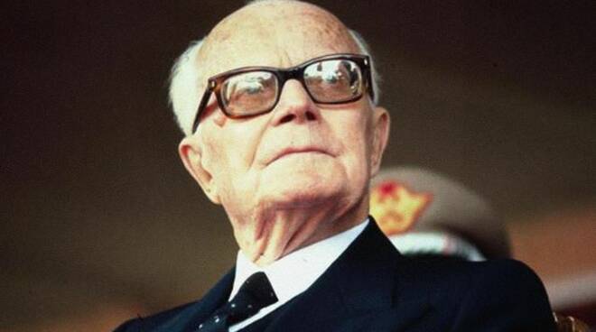 25 APRILE. Petizione per intitolare una piazza di Castellammare di Stabia a Sandro Pertini.