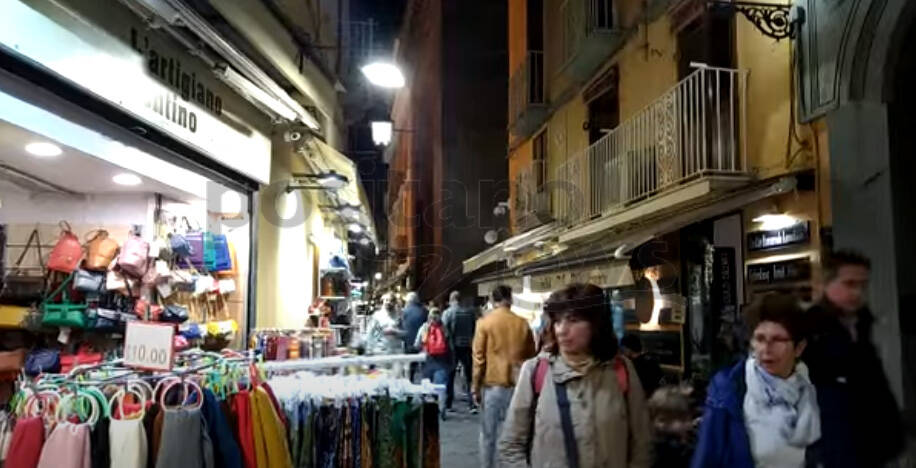 La città di Sorrento piena come non si vedeva da anni