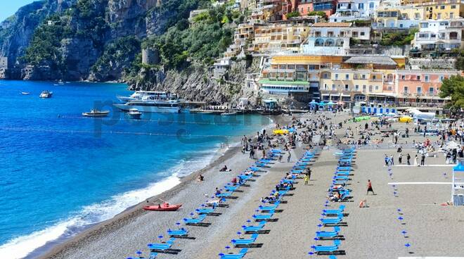 Pasquetta con boom di presenze a Positano. Prese d’assalto le vie del mare