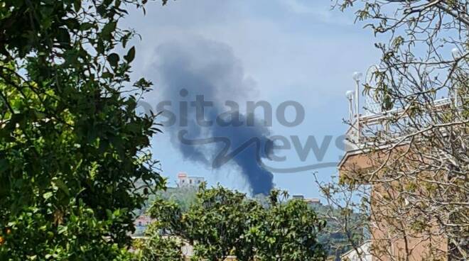 Sorrento: incendio nei pressi del Grand Hotel President
