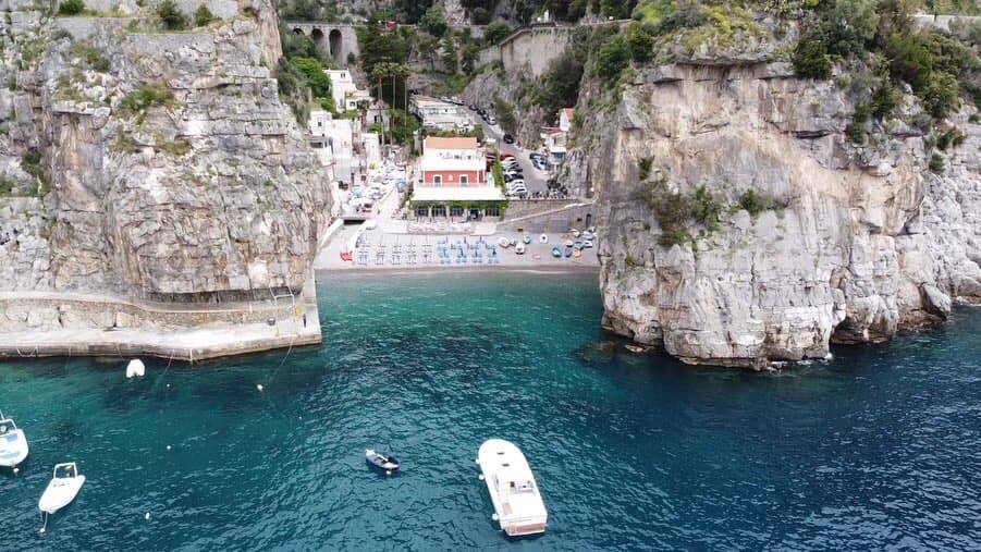 Lupo di Mare questa sera approda a Praiano, il luogo del cuore e del respiro