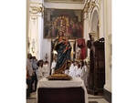 Positano, con la fine del mese mariano la statua della Madonna Assunta lascia l’altare maggiore per tornare nella Cappella Stellata