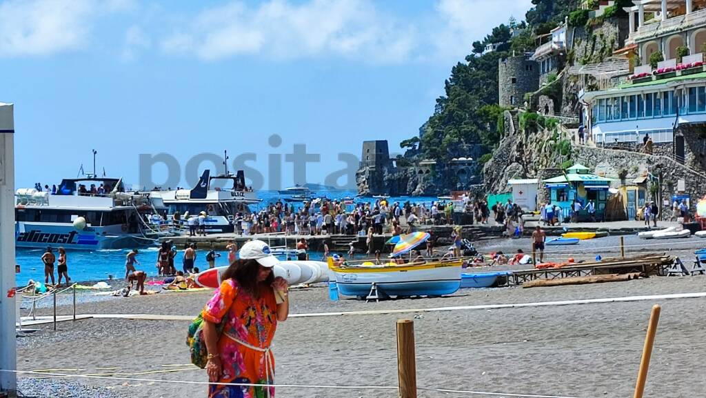 Positano, prese d’assalto le vie del mare in questa ultima domenica di maggio 