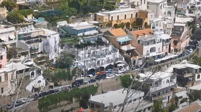 Positano, traffico scorrevole in questa prima domenica di maggio 