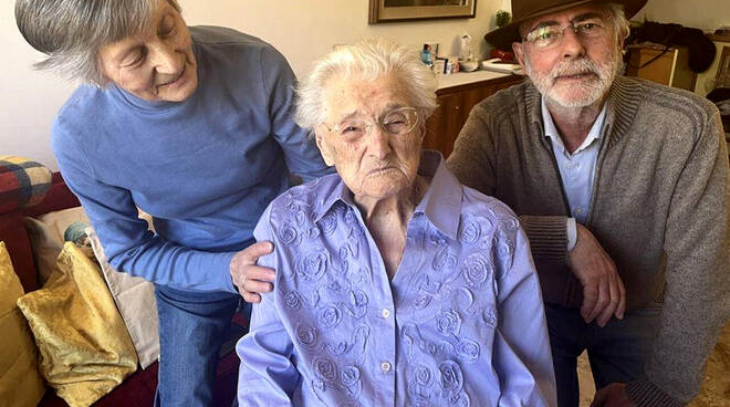 Si è spenta Angela Tiraboschi, la donna più anziana d'Italia: aveva 112 anni