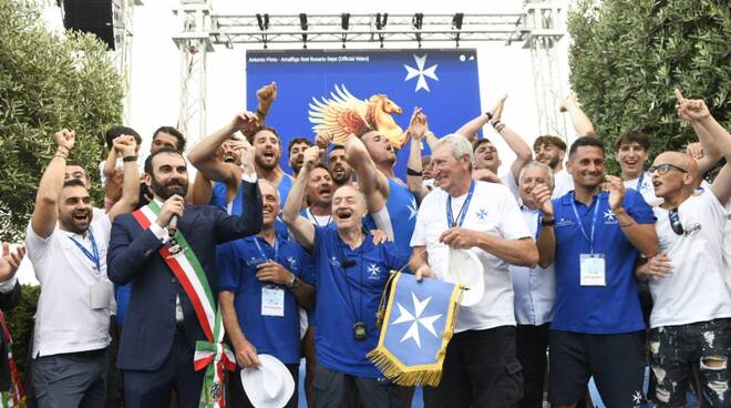 La grande festa per la vittoria della Regata con il sindaco Daniele Milano 