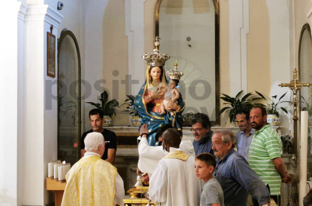 Positano, a Montepertuso con l'esposizione della Madonna delle Grazie iniziano i festeggiamenti in suo onore