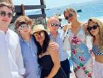 Positano: Salma Hayek da Adolfo a Laurito per la festa del papà