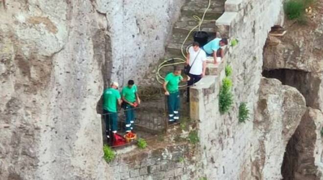 Sant'Agnello, i rocciatori al lavoro per mettere in sicurezza il costone 