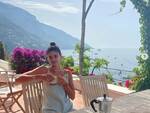Vacanze tra la Costiera Amalfitana e la Penisola Sorrentina per la supermodella Taylor Hill